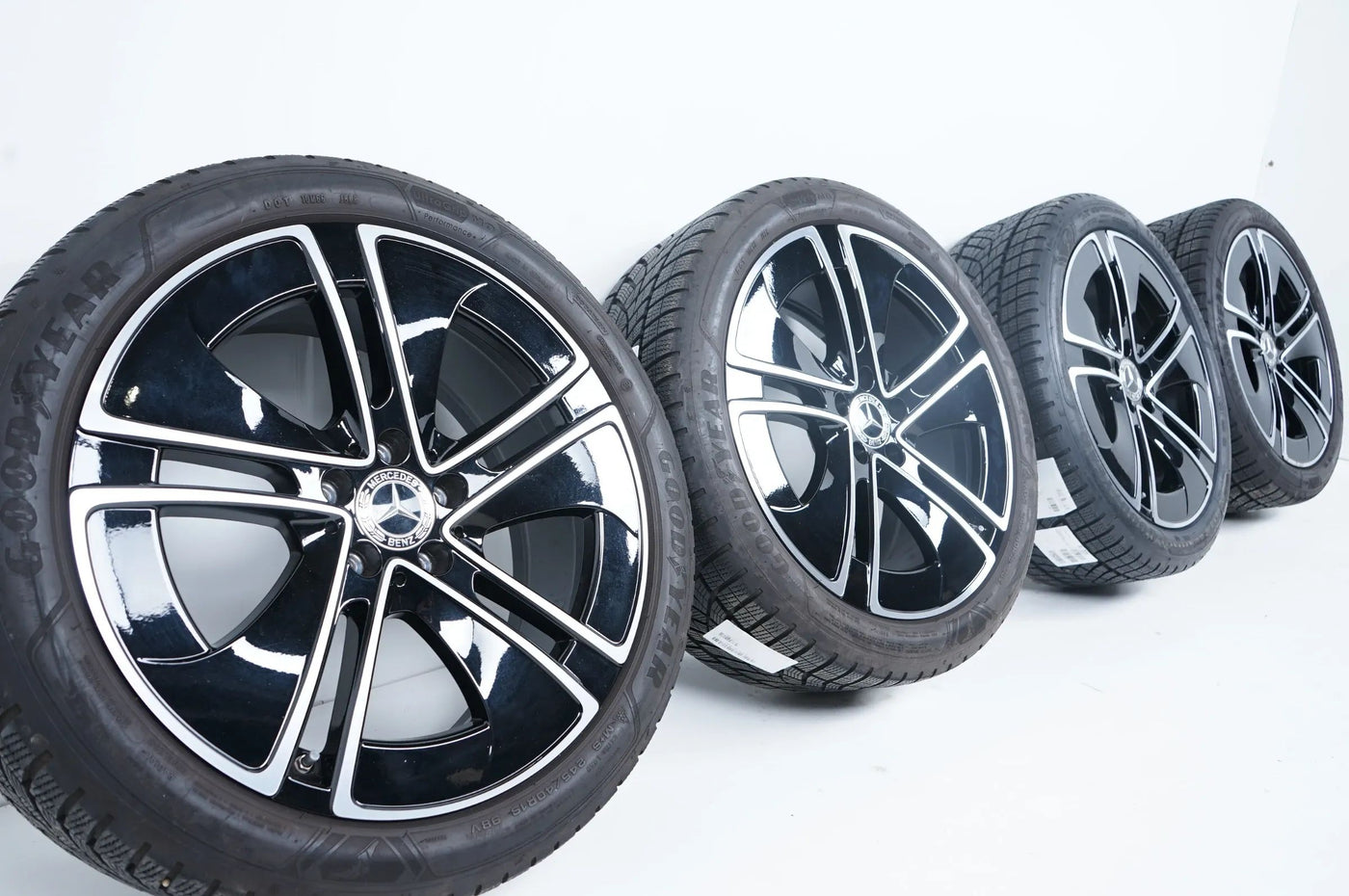Pneus/jantes hiver 245/40/19 pouces pour Mercedes Classe CLE W236