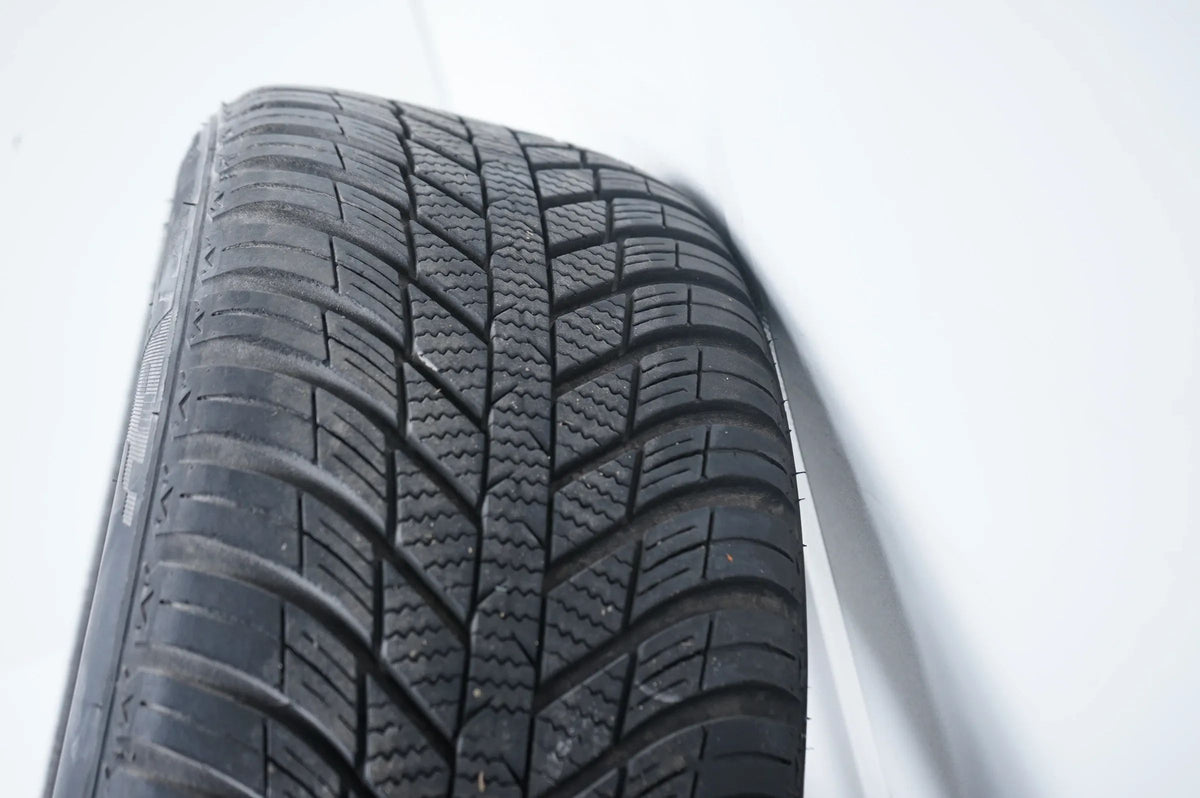 Opel Astra J Zafira Winter Wheels All-Season Tires 225 50 17 Inch Detailansicht 13