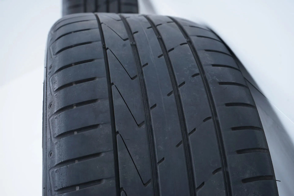 Mercedes C-Class W205 summer wheels, summer tires, 17 inch Detailansicht 11