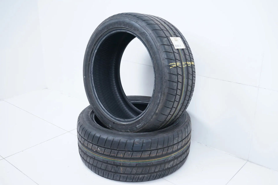 2 x DEMO summer tires Dunlop 285 40 20 inch DOT19 MO