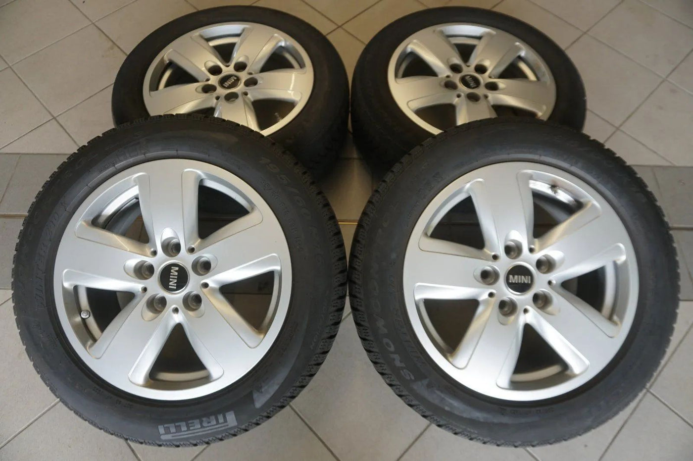 Original Mini Clubman F54 16 Zoll Alufelgen 6877741 Winterreifen