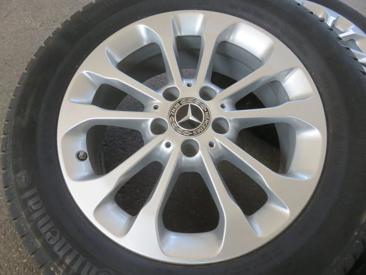 Original Mercedes GLA X156 Alufelgen Winterräder Winterreifen 215 60 R17 96H 7mm Detailansicht 2