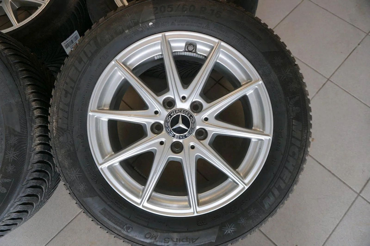 Original Mercedes A-Klasse W177 B-Klasse W247 CLA 16 Zoll Alufelgen Winterreifen Detailansicht 2
