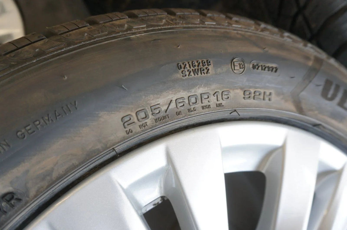 Original BMW 2er F45 F46 Active Gran Tourer Alufelgen Winterreifen 205 60 R16 Detailansicht 4