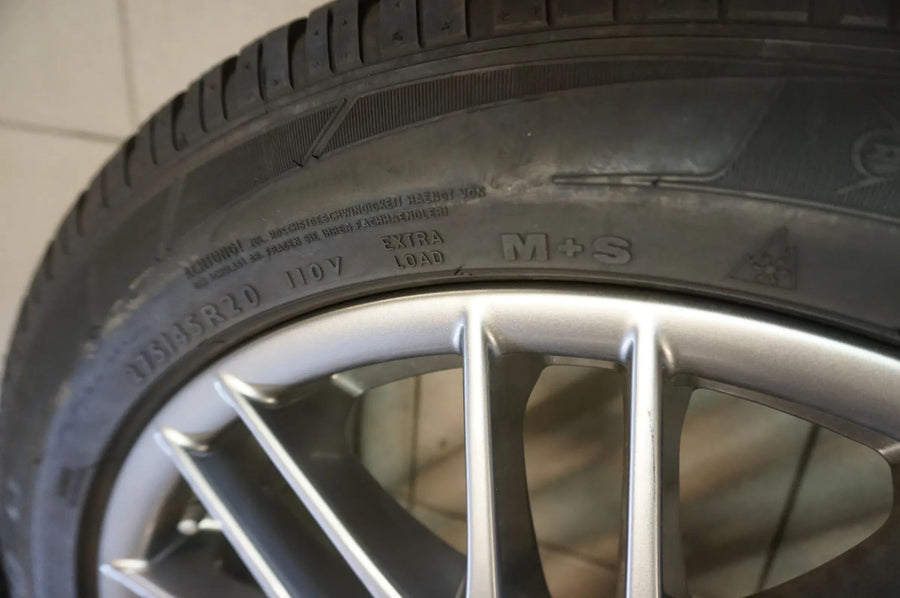 Jantes alu d'origine Porsche Cayenne 92A pneus hiver 275 45 R20 pouces 7P5601025AH