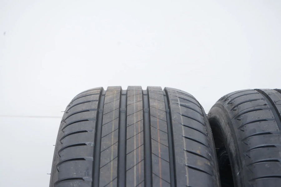 2 x DEMO summer tires Bridgestone 235 55 18 inch DOT23 MO