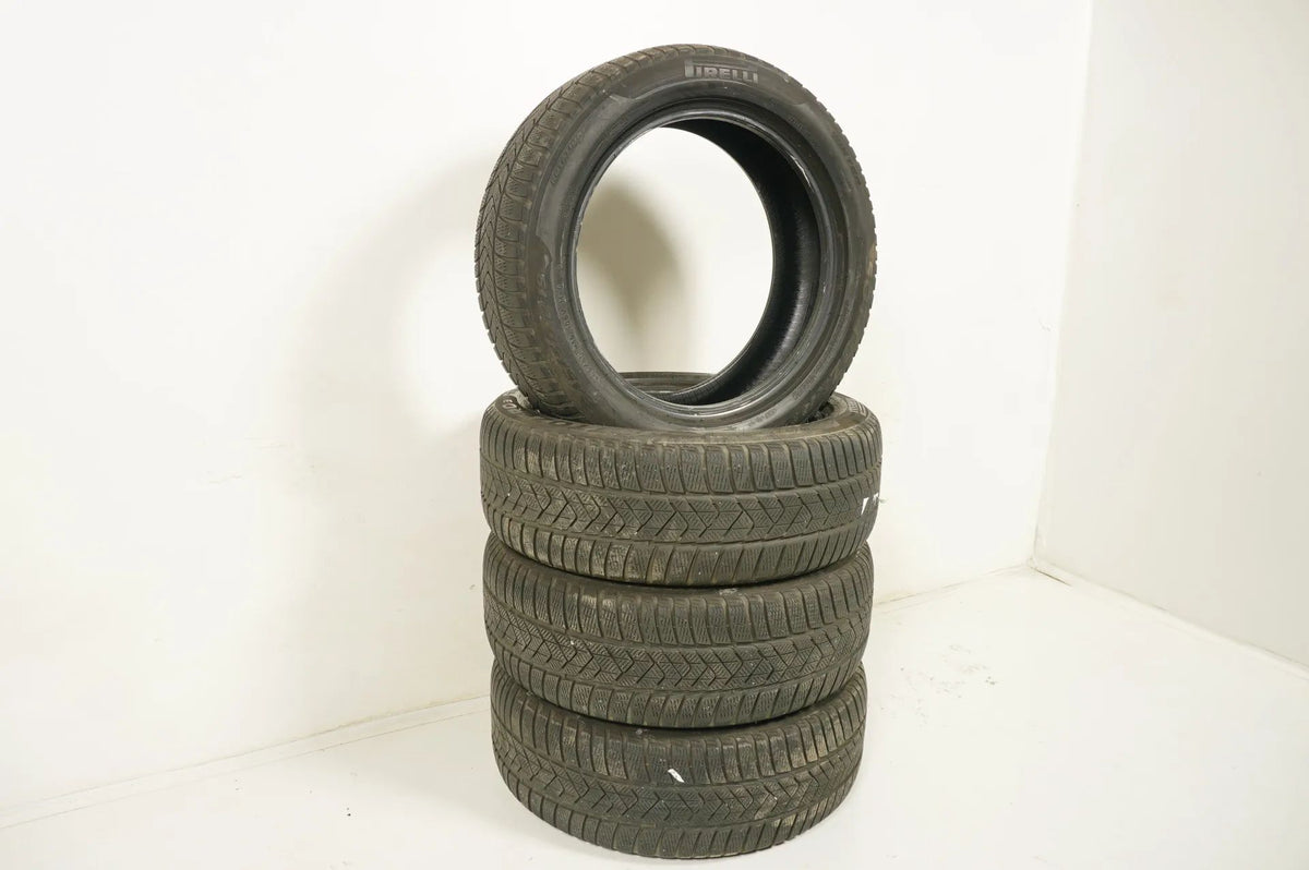 4 x Pirelli winter tires 245 50 19 inch DOT18 BMW* approx. 5mm tread depth RFT Detailansicht 3