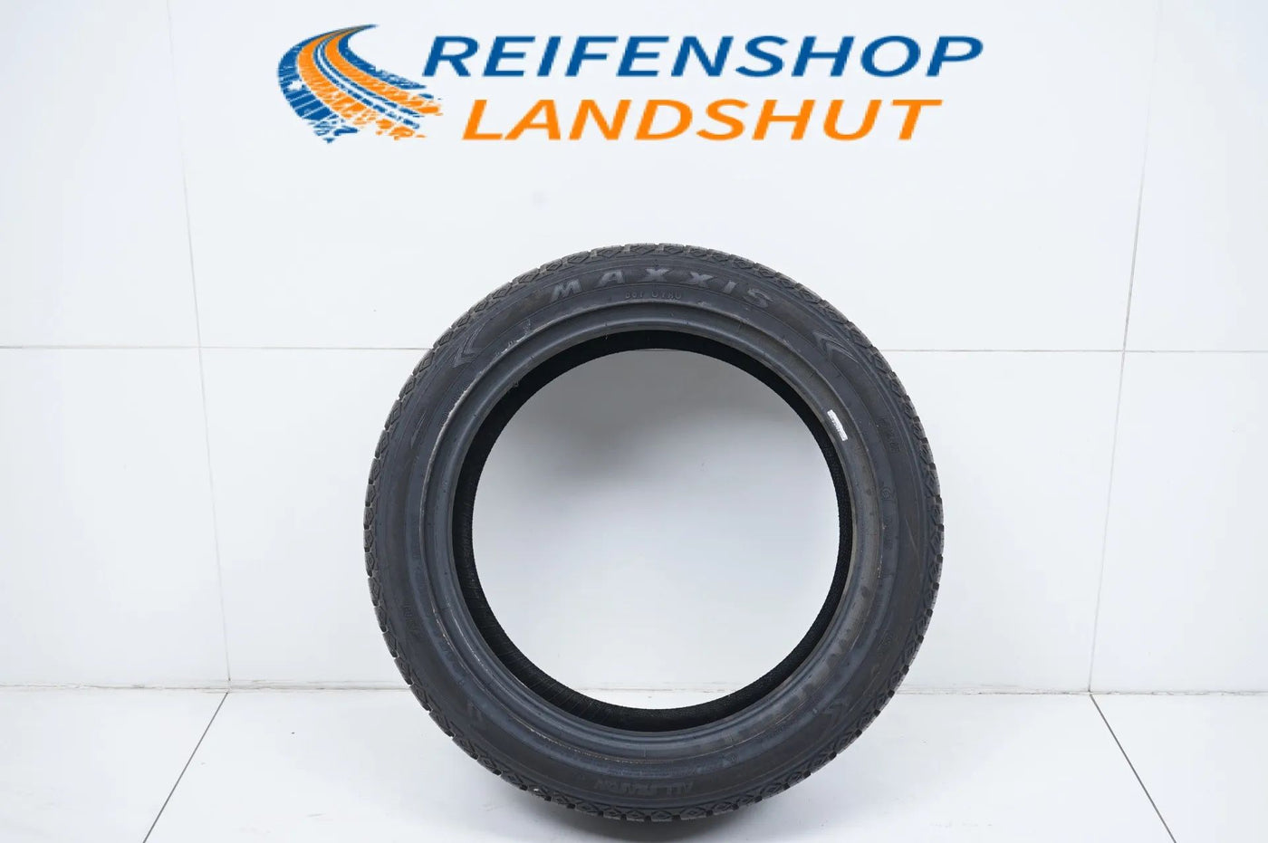 1x Allwetterreifen Ganzjahresreifen 245 45 18 Zoll Maxxis ca.7mm