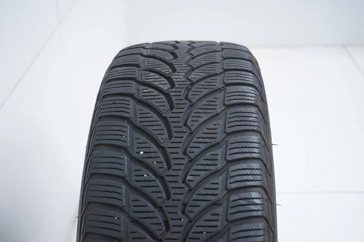1x Winter tire 205 60 16 inch Bridgestone approx. 4 mm tread depth DOT17 MO Detail view 5