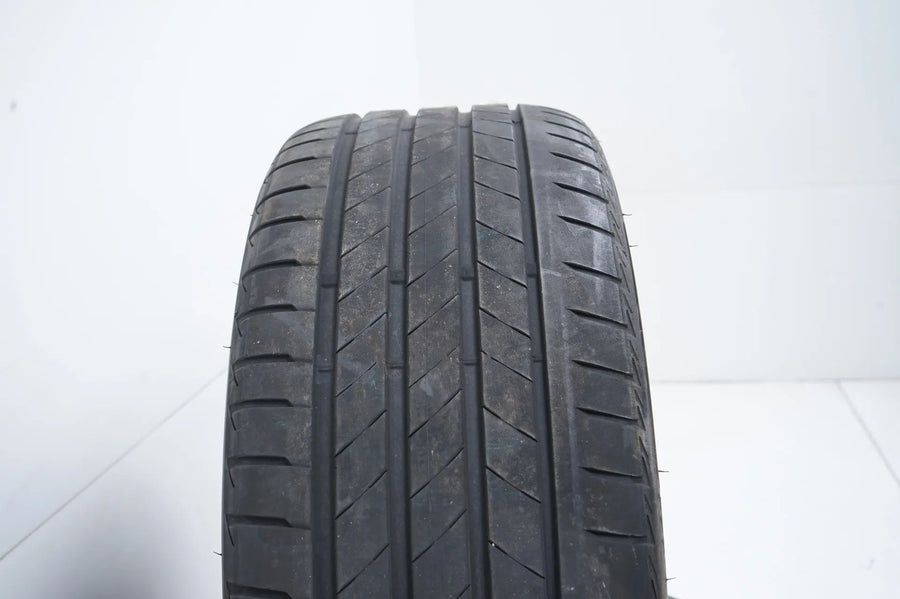 2 x Summer tires 255 45 19 inch Bridgestone DOT22/21 approx. 4mm MO