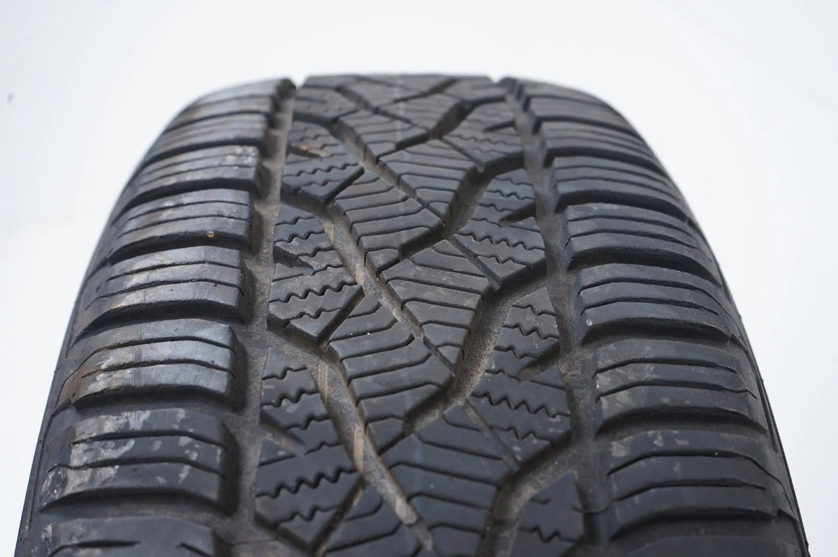 1x Winter tire 205 60 16 inch Barum approx. 7 mm DOT23 Detail view 7