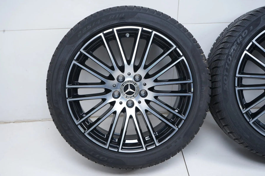 Mercedes C Klasse W206 Allwetterräder mit neuen Allwetterreifen 225 45 18 Zoll