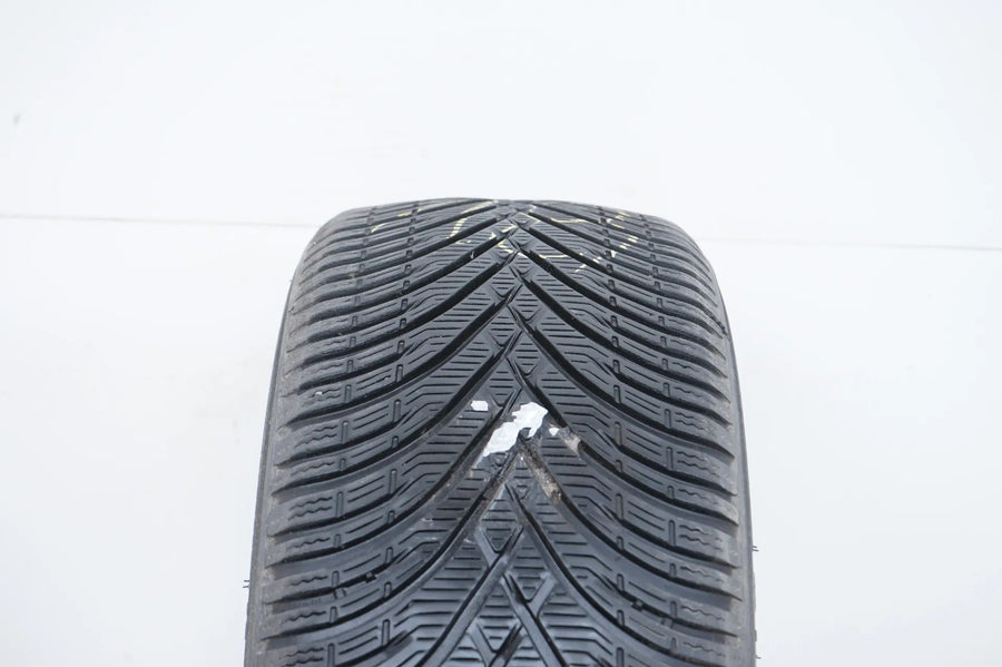 1 x All-weather tire Kleber 225 45 18 inch DOT18 approx. 6 mm