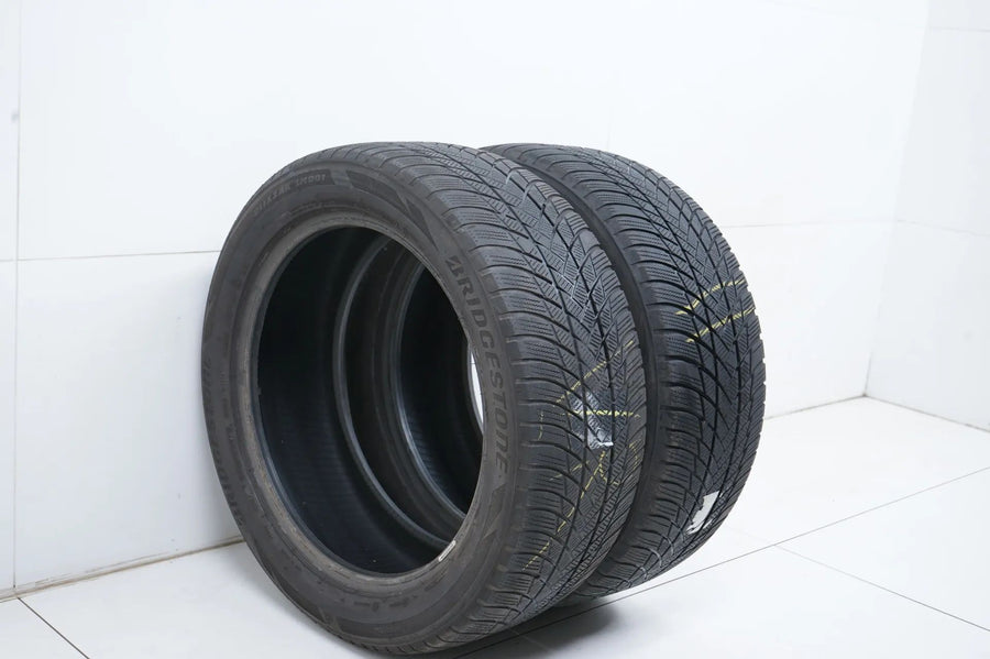 2x Bridgestone winter tires 235 50 19 inch DOT21 approx. 3mm tread depth