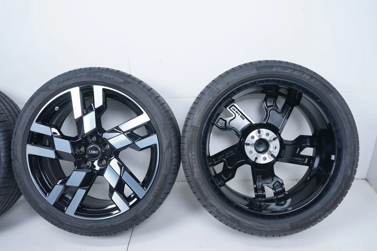 MINI Countryman U25 BMW X1 U11 Summer Wheels 245 40 20 inch Detailansicht 19
