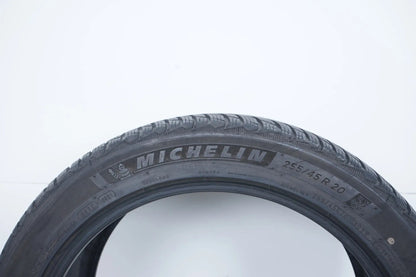 1 pneu hiver Michelin Pilot 255/45/20 pouces DOT21 BMW*, profondeur de sculpture d'environ 4 mm