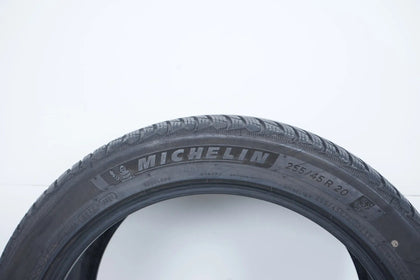 1 pneu hiver Michelin Pilot 255/45/20 pouces DOT21 BMW*, profondeur de sculpture d'environ 4 mm