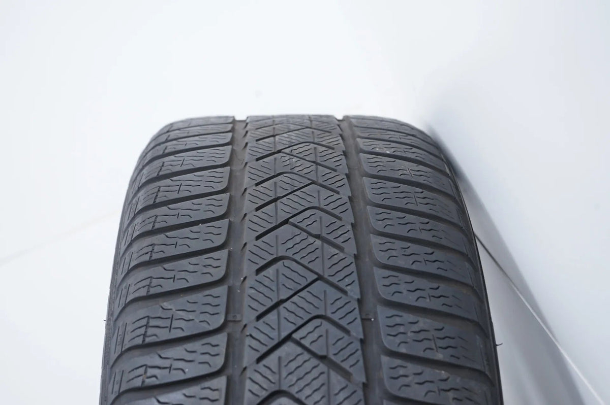 Mercedes C-Class W206 winter tires/wheels 225/45/18 inch Detailansicht 9
