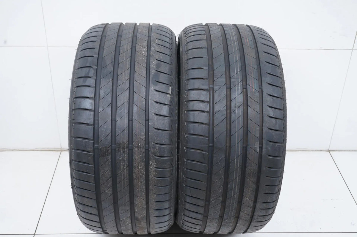 2 pneus été de démonstration Bridgestone 285/35/20 pouces DOT23 MO Vue détaillée 2