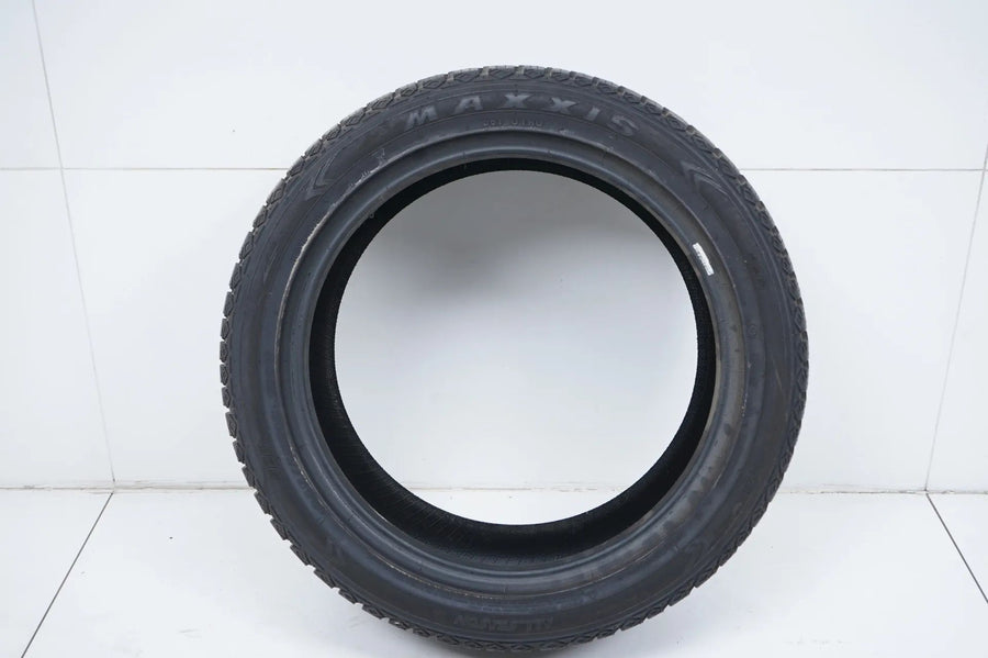1x Allwetterreifen Ganzjahresreifen 245 45 18 Zoll Maxxis ca.7mm