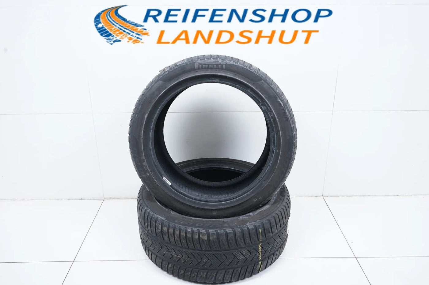 2x Winter tires 275 40 18 inch Pirelli approx. 3 mm tread depth DOT21 MO