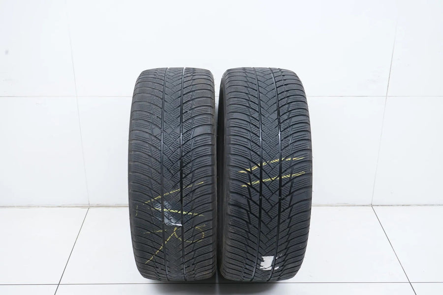 2x Bridgestone winter tires 235 50 19 inch DOT21 approx. 3mm tread depth