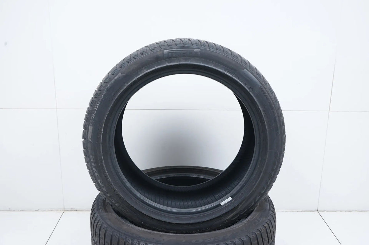 2x Winter tires 275 40 18 inch Pirelli approx. 3 mm tread depth DOT19 MO Detail view 2