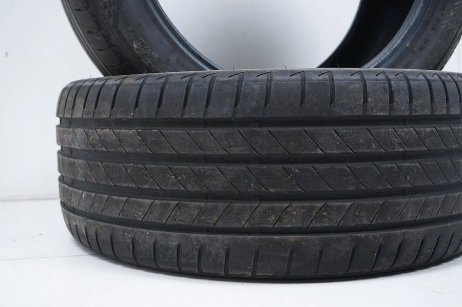 2 x Summer tires 255 45 19 inch Bridgestone DOT22/21 approx. 4mm MO