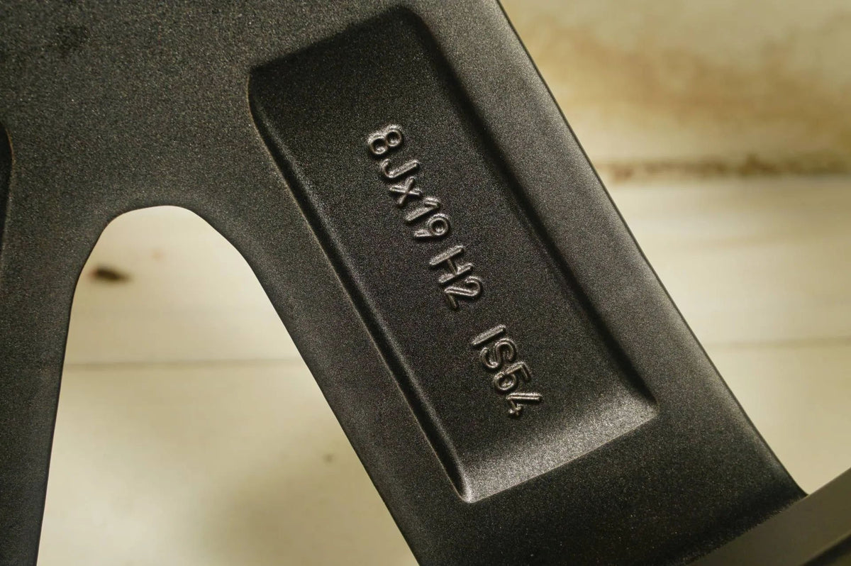 1 x hliníkový disk BMW řady 1 a 2 F40 F44 19 palců M557 8053525 8J Detailní zobrazení 7
