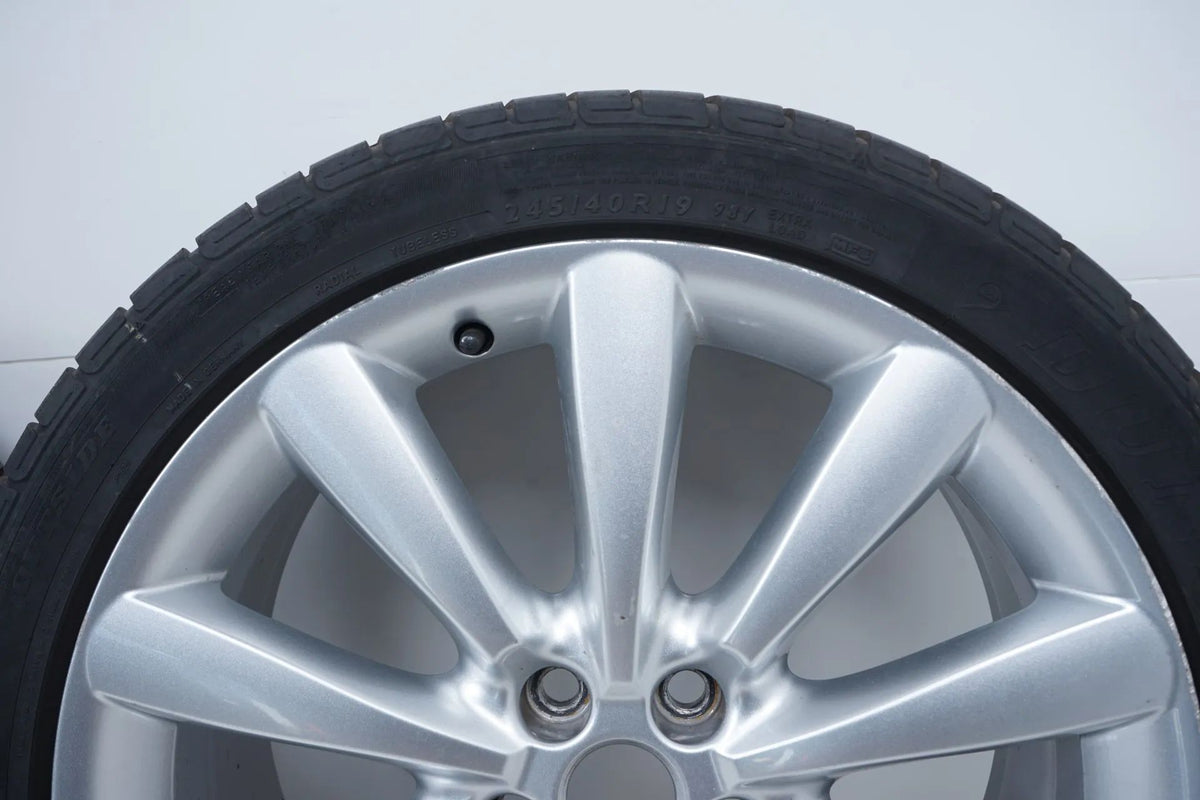 Original Jaguar XF 19 inch alloy wheels summer wheels summer tires 245 40 R19 Detailansicht 13