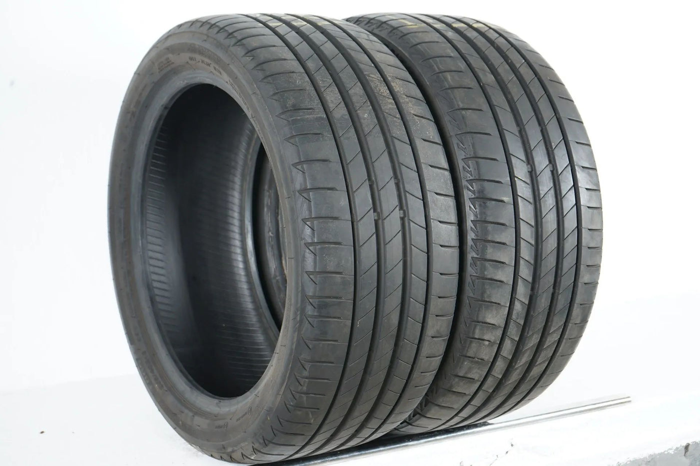 2 x Sommerreifen Bridgestone 255 40 R18 18 Zoll DOT22 ca.6mm Bmw*