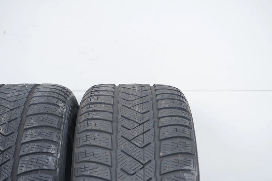 2 x Winterreifen Pirelli 225/45 R18 18 Zoll DOT21 ca.4mm MO RFT