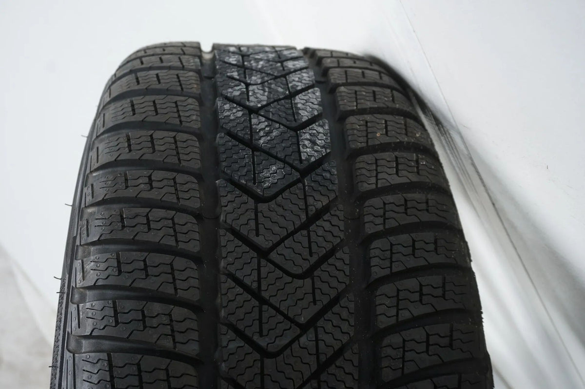 Like new Tesla Model 3 winter wheels 235/35/20 inch with sensors (valid until 2020) Detail view 13