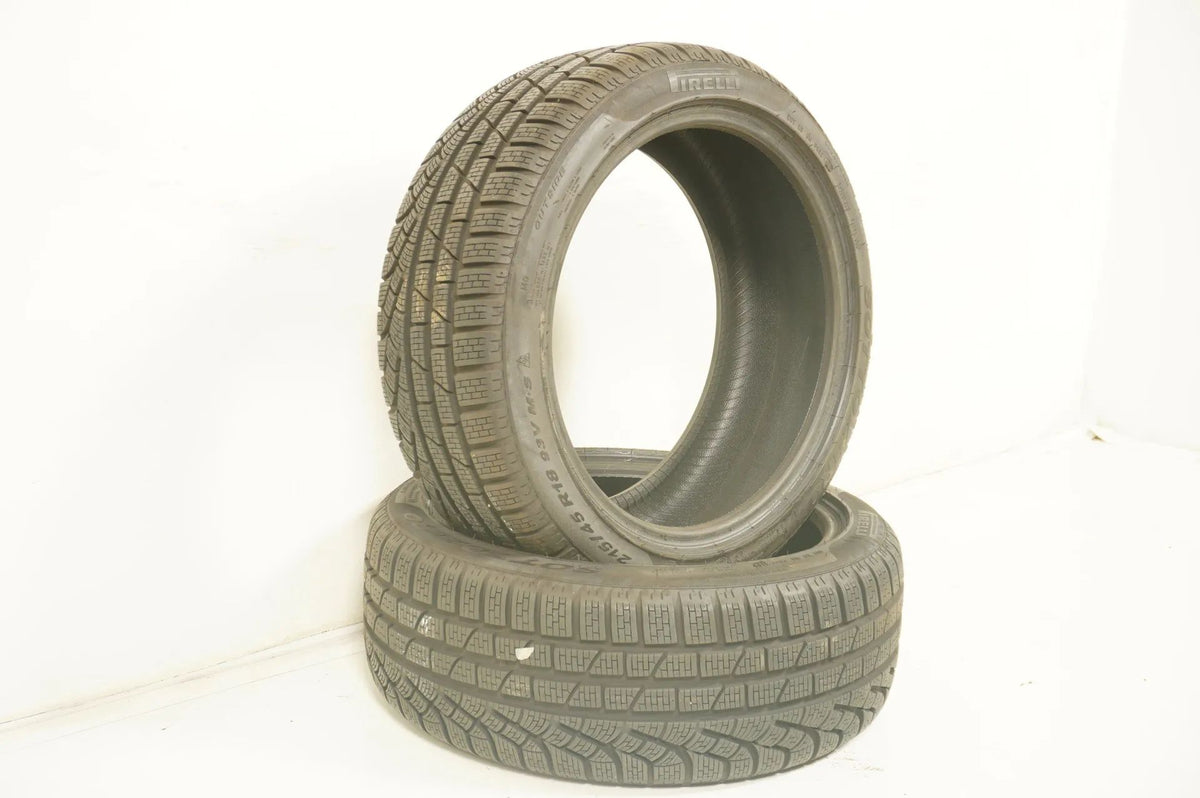 2x Winterreifen Pirelli 215 45 18 Zoll DOT19 ca.7mm MO Detailansicht 3
