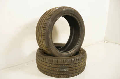 2 pneus été Pirelli DOT22 255/45/19 pouces, profondeur de sculpture d'environ 5 mm