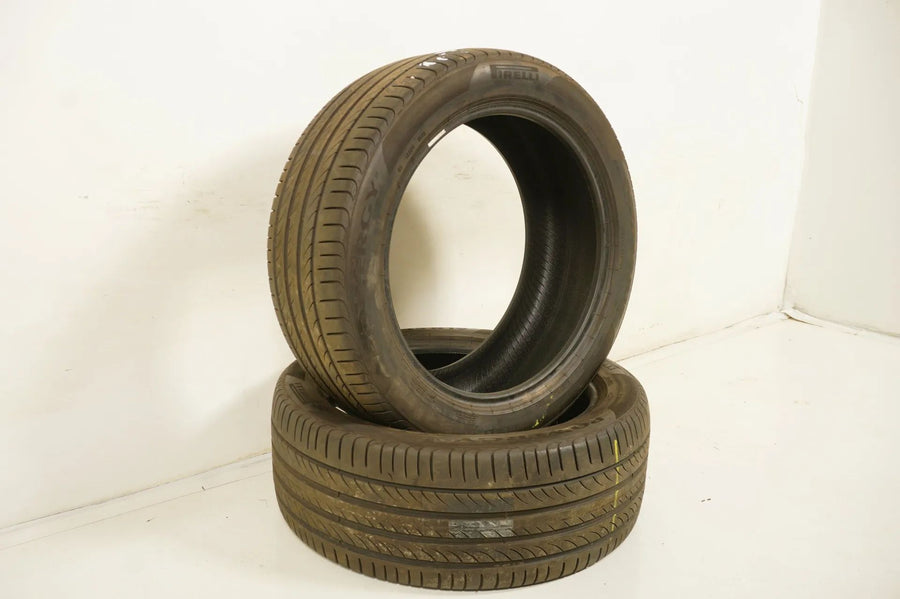 2 pneus été Pirelli DOT22 255/45/19 pouces, profondeur de sculpture d'environ 5 mm