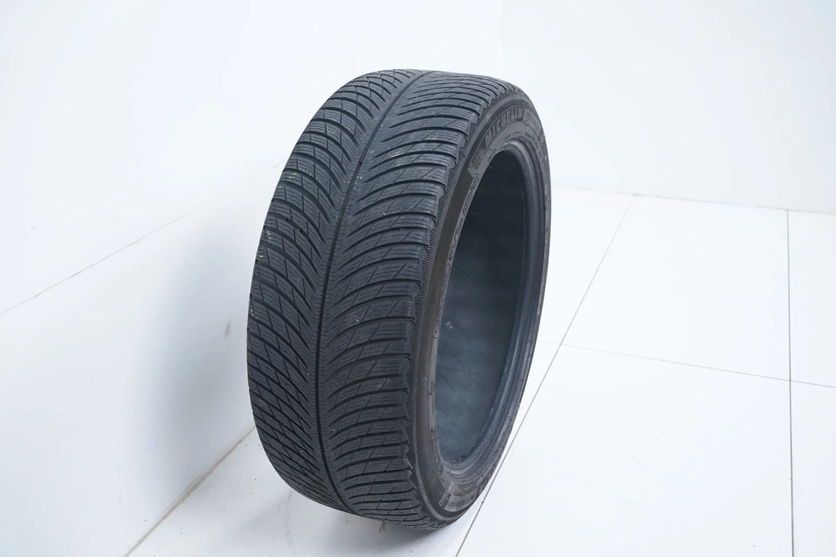 1 pneu hiver Michelin Pilot 255/45/20 pouces DOT21 BMW*, profondeur de sculpture d'environ 4 mm Vue détaillée 3