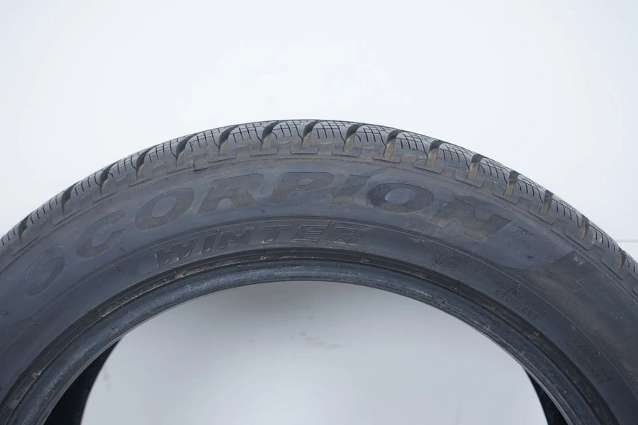1x Pirelli winter tire 235 50 18 inch DOT17 approx. 7mm MO