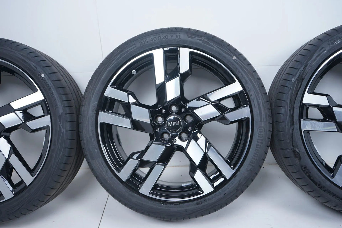 MINI Countryman U25 BMW X1 U11 Summer Wheels 245 40 20 inch Detailansicht 6