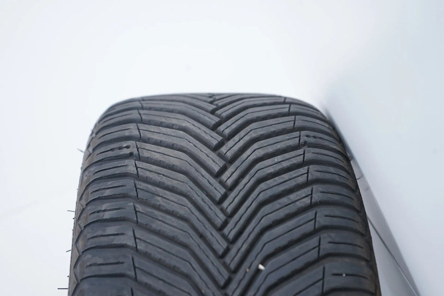 Mercedes třída C W206 celoroční pneumatiky zimní kola 225 45 18 palců