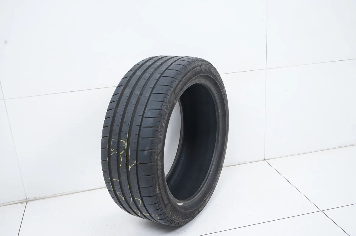 1 x Bridgestone summer tire 225 45 18 inch DOT22 approx. 5mm tread depth Detailansicht 3