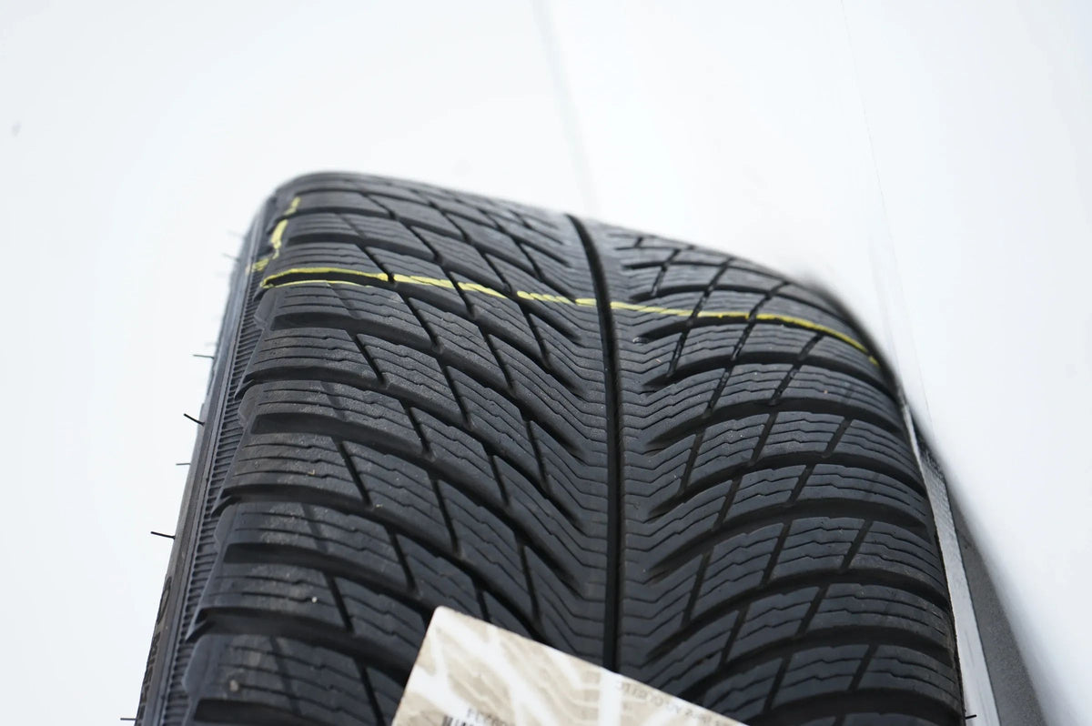 Mercedes A45 CLA45 W177 W118 Winterreifen Winterräder 18 Zoll Detailansicht 17