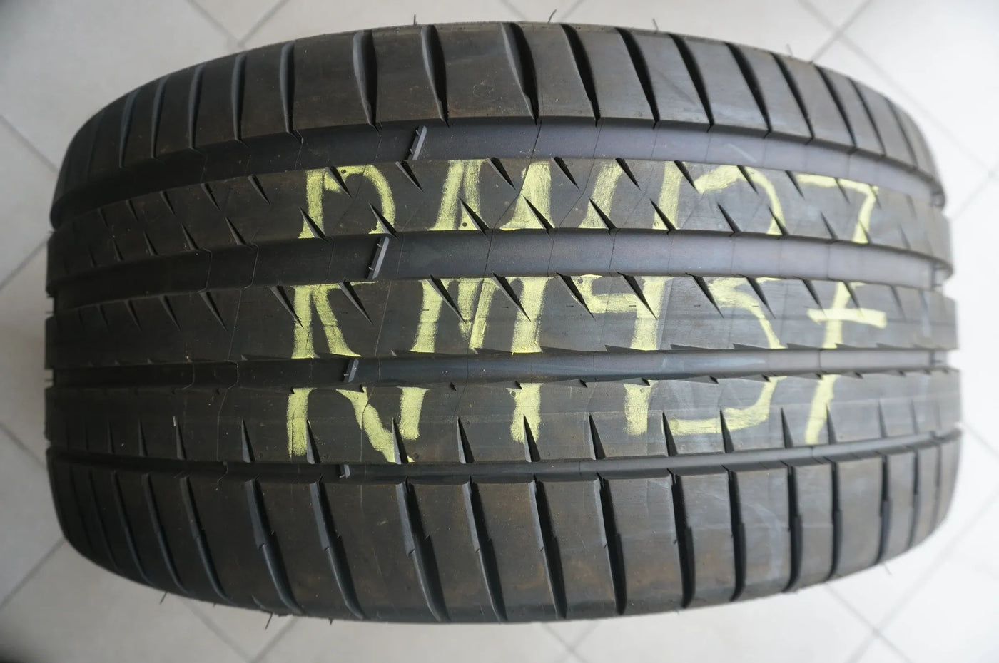 1 X 255 40 R19 100Y Pneus été Michelin Pilot Sport 4* 2023 6mm