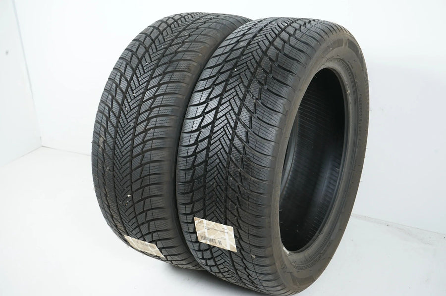 2x Pneus hiver Bridgestone 235 50 19 pouces DOT19 env. 8mm MO