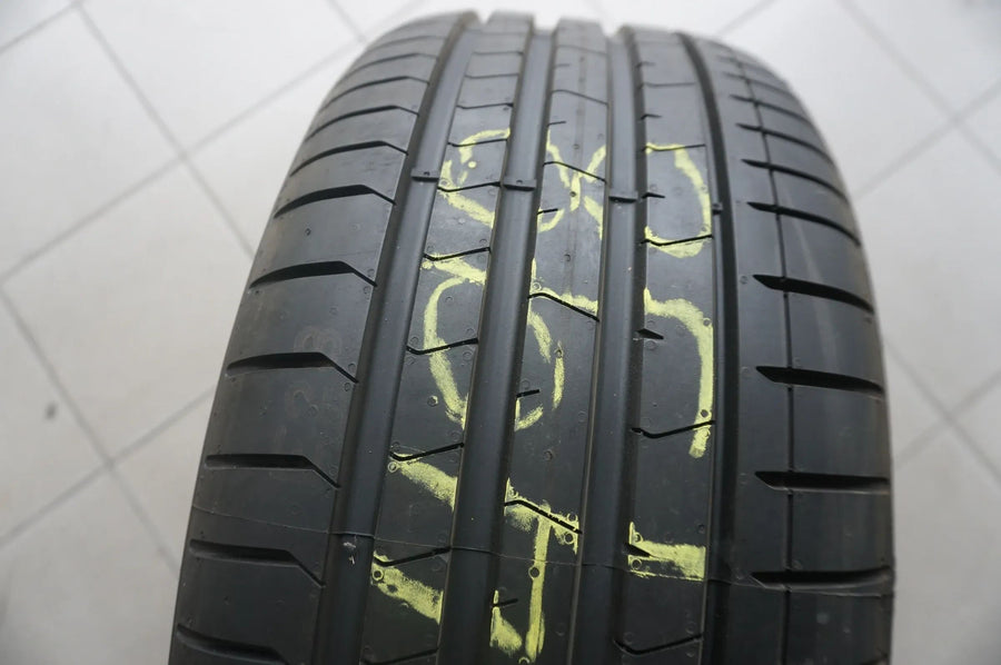 1 X 245 40 R19 94W Pneu été Pirelli P Zero PZero 7mm 2021
