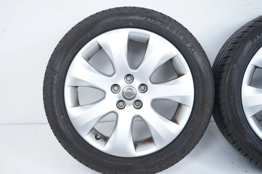Opel Astra J Pneus d'été 215 50 17 pouces 7mm