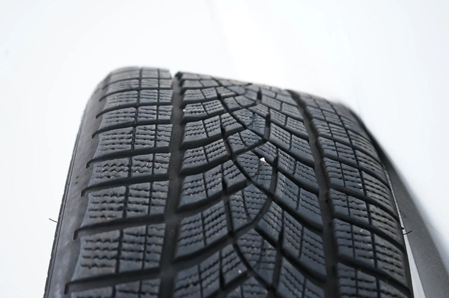 Mercedes CLE Klasse W236 Winterreifen Winterräder 245 40 19 Zoll A2364014100