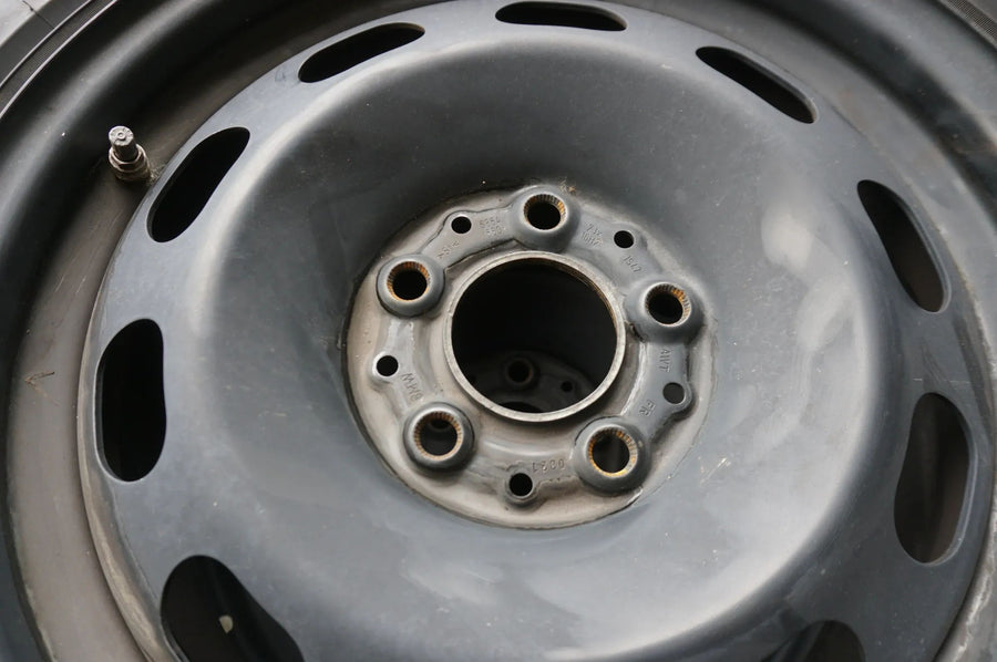 Original BMW Serie 1 F40 Serie 2 cerchi in acciaio ruote invernali pneumatici invernali 195 60 R16 6,5mm