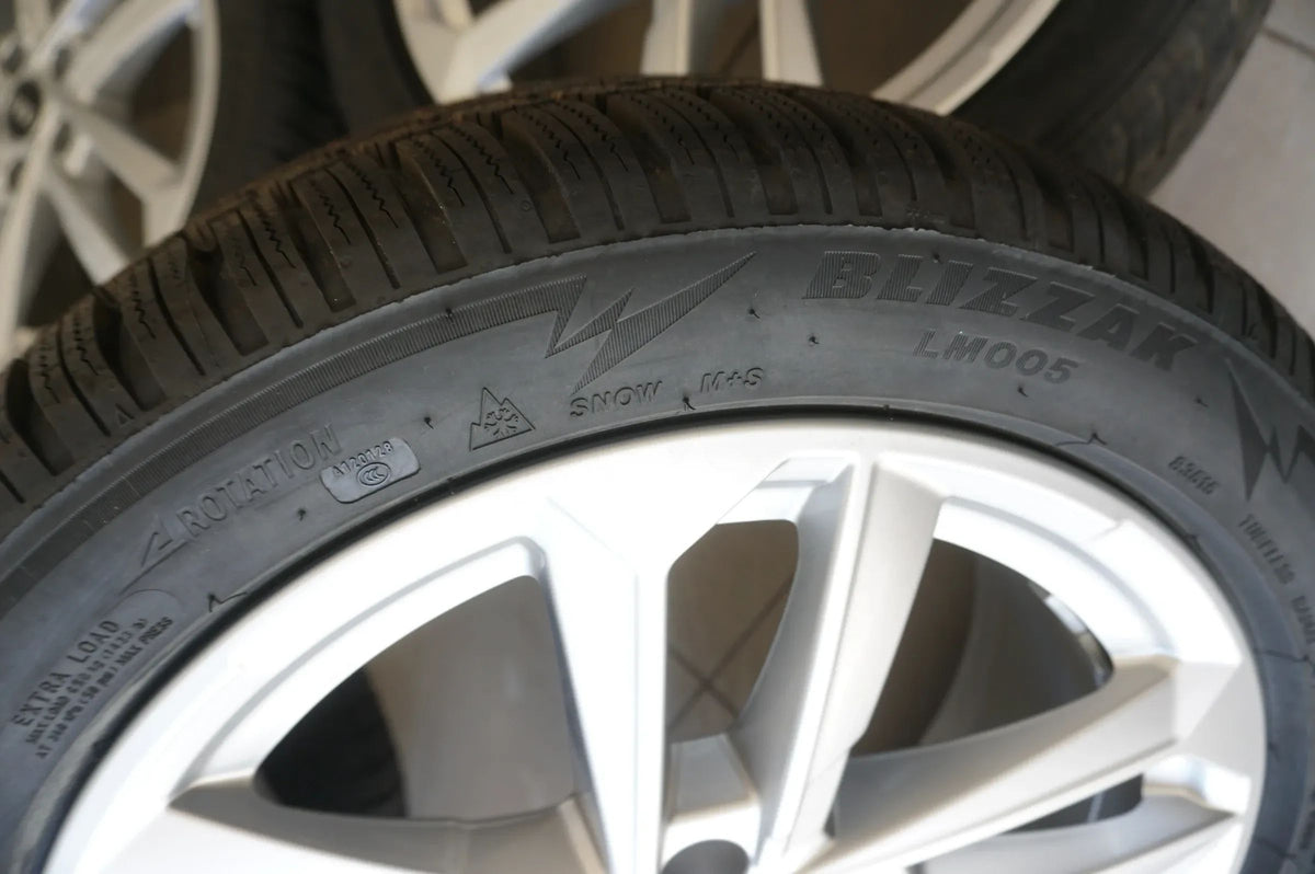 Original Audi A3 8Y Alufelgen Winterräder Winterreifen 205 50 R17 93H 2024 8mm Detailansicht 6