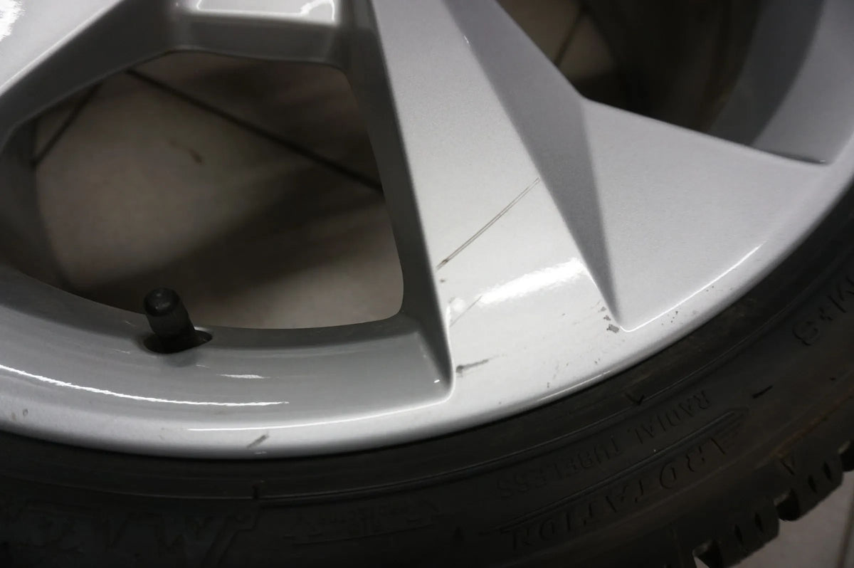 Original Audi A3 8Y 18 Zoll Alufelgen Winterräder Winterreifen 225 40 R18 9mm Vue détaillée 12